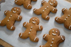 Biscuits bonhomme de Noël en pain d'épices - Recettes de cuisine